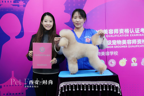 恭喜我校12月举办的CKU美容师资格考试认证考试全员通过(图1) 恭喜我校12月举办的CKU美容师资格考试认证考试全员通过(图1)